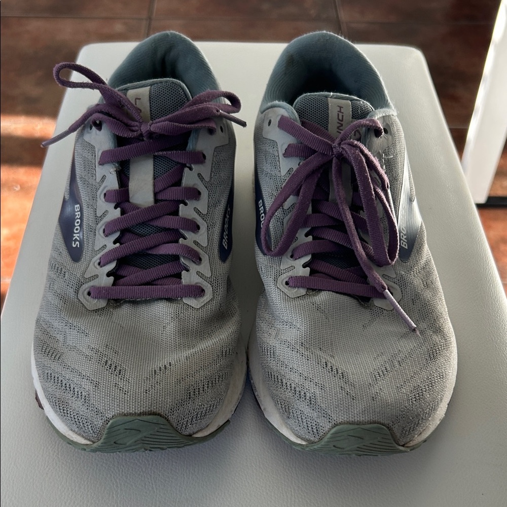 Brooks Women's Athletic Shoes - Picture 2 of 5